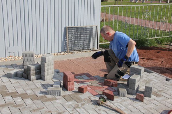 2017-04-01 Pflastern 02.JPG